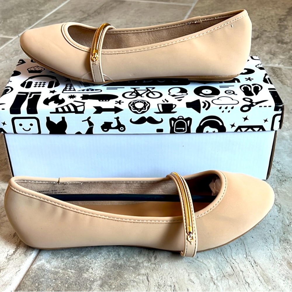 Women Flats Size 8